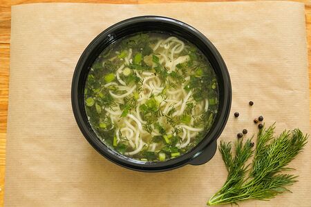 Куриный суп с лапшой из нашего теста