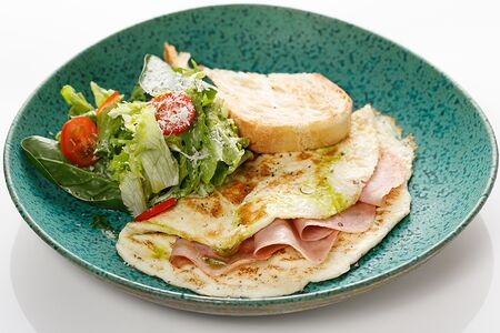 Омлет с ветчиной и сыром