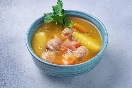 Шурпа с тефтелями по-турецки