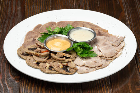 Мясная нарезка