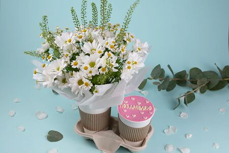 Подарочный набор букет Ромашковое поле и десерт