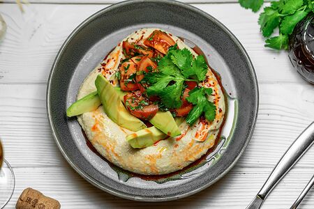 Хумус с авокадо