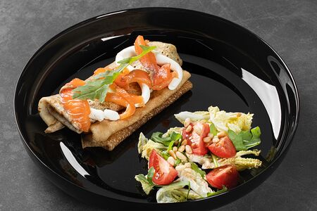 Блины с лососем