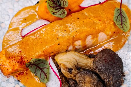 Лосось в соусе Карри