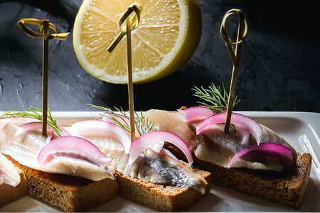 Бутерброды с сельдью