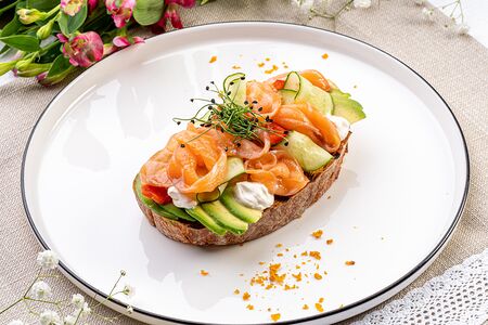 Брускетта с форелью