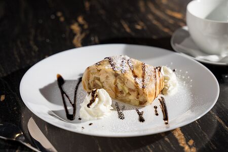 Штрудель вишневый