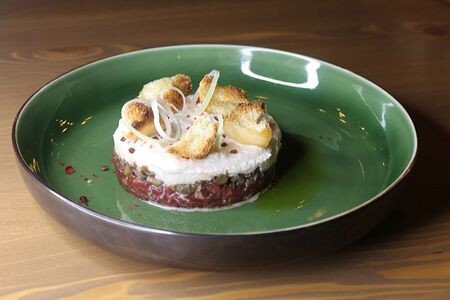 Тартар из говядины с грибами