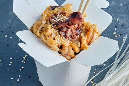 Вок с морепродуктами