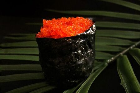 Гункан с икрой летучей рыбы