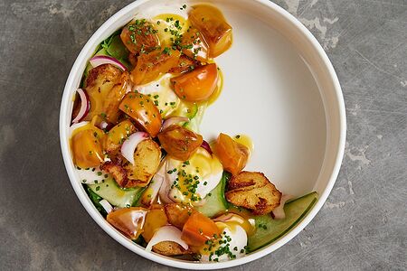 Салат с печенью трески и картофелем