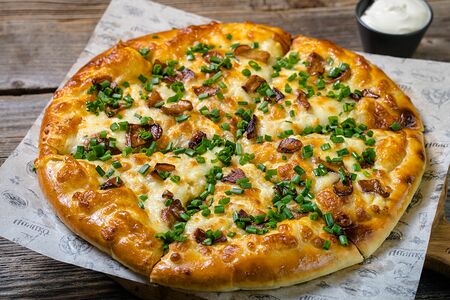 Хачапури с картофелем и сезонными грибами