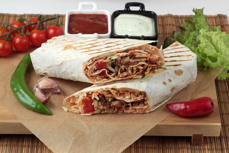 Шаурма Гигант с курицей в обычном лаваше