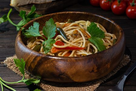 Спагетти с овощами