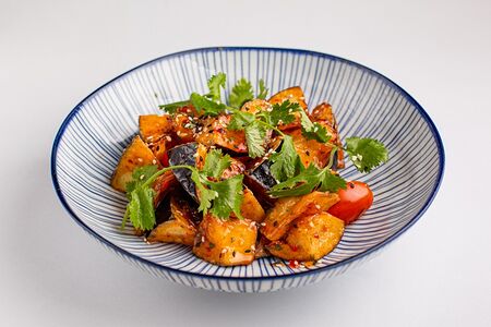 Салат с хрустящими баклажанами