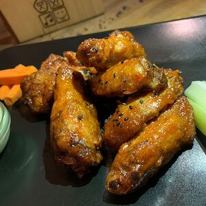 Куриные крылья в остром соусе