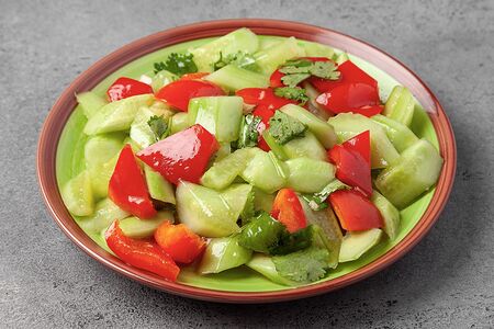 Огурцы в чесночном соусе