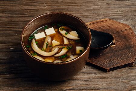 Белый мисо с тофу