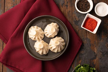 Хинкали с говядиной и свининой варёные