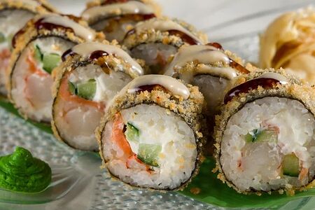 Горячий ролл Темпура с лососем