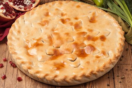 Пирог с лососем и сыром