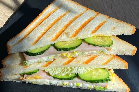 Сэндвич с ветчиной