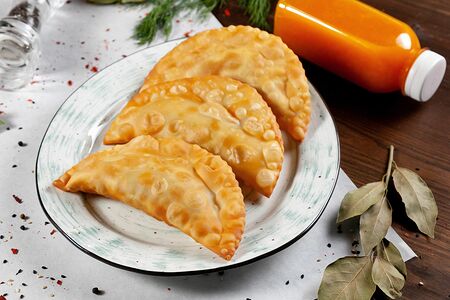 Чебуреки с адыгейским сыром и зеленью