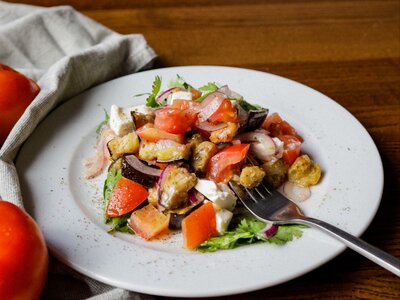 Салат с печеным баклажаном