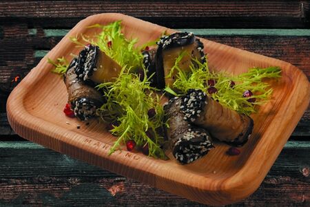 Рулеты из баклажан с грецким орехом