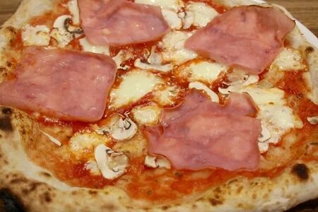 Пицца Прошутто с грибами