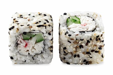 Ролл Калифорния в кунжуте