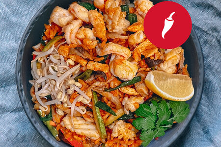 Рис том ям с морепродуктами