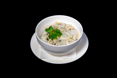 Пельмени с бульоном