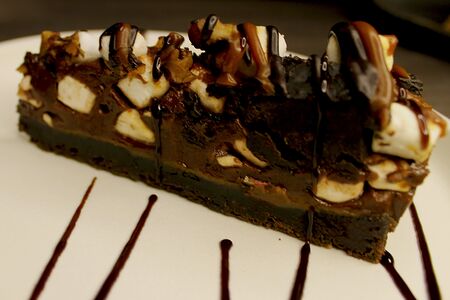 Шоколадный торт с маршмеллоу