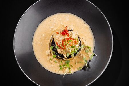 Слоеный баклажан с цыпленком и морским гребешком