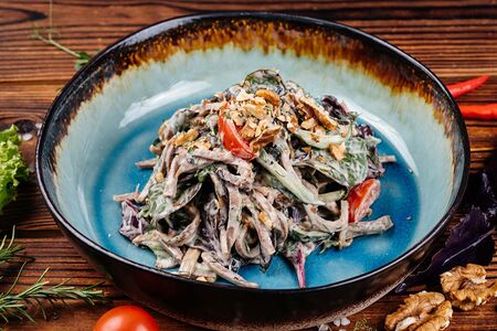 Салат с говяжьим языком