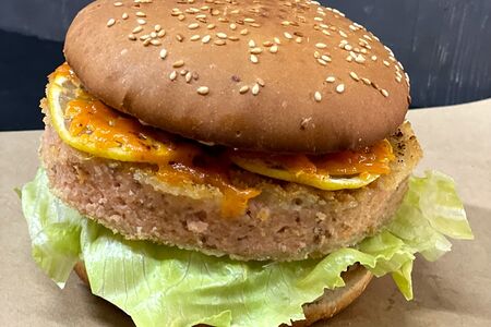 Салмон бургер