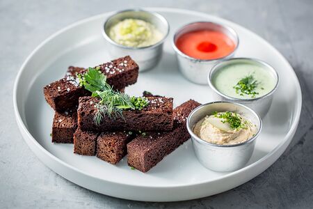 Бородинские сухари с намазками