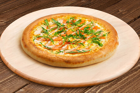 Пицца с лососем и ореховым соусом 22 см на классическом тесте