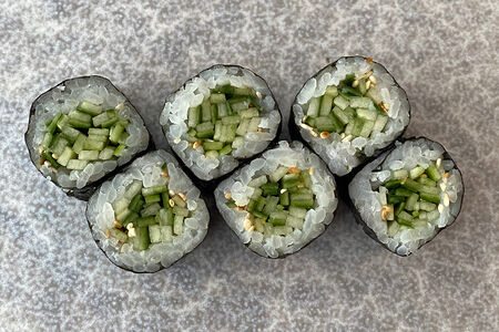 Ролл с огурцом