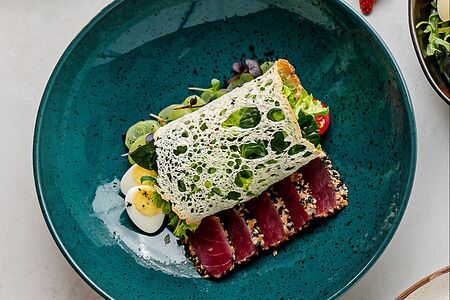 С тунцом и огурцом