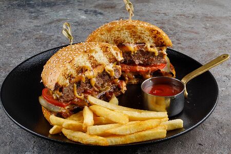 Бургер из мраморной говядины