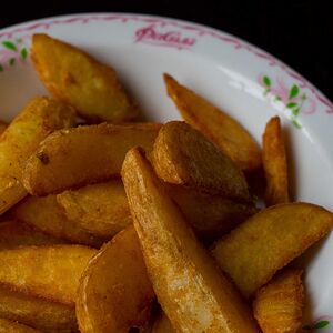 Картофельные дольки в кожуре