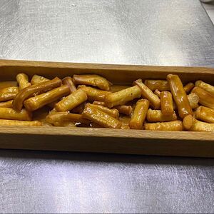 Жареный Чечил с соусом