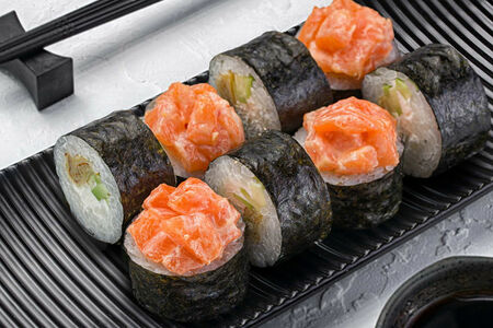 Спайси с копченным лососем 8 шт