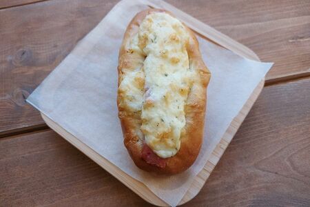 Багет мини с ветчиной и сыром