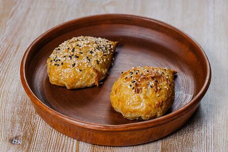 Самса с курицей и сулугуни