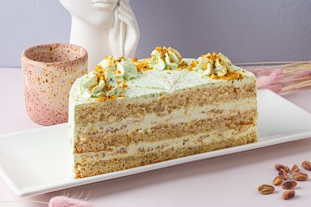 Фисташковый