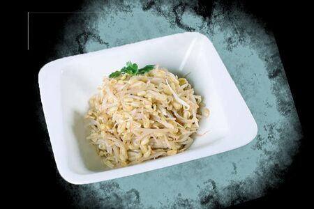 Салат из ростков сои