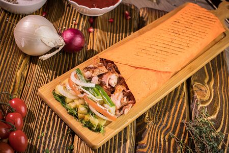 Шаурма куриная Гигант в сырном лаваше